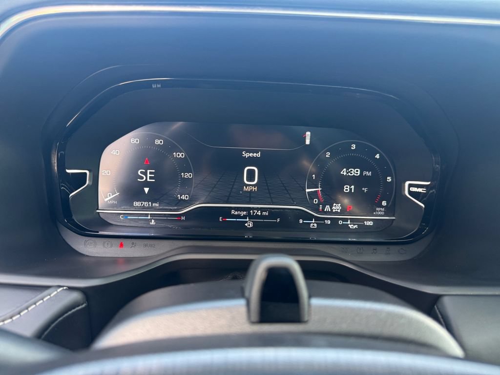 Used 2023 GMC Yukon XL Denali Ultimate AWD/4WD image 14