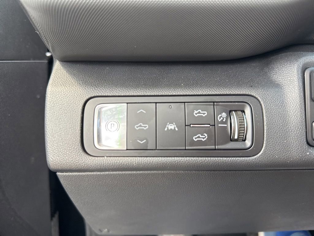 Used 2025 Chevrolet Silverado EV RST AWD/4WD image 56