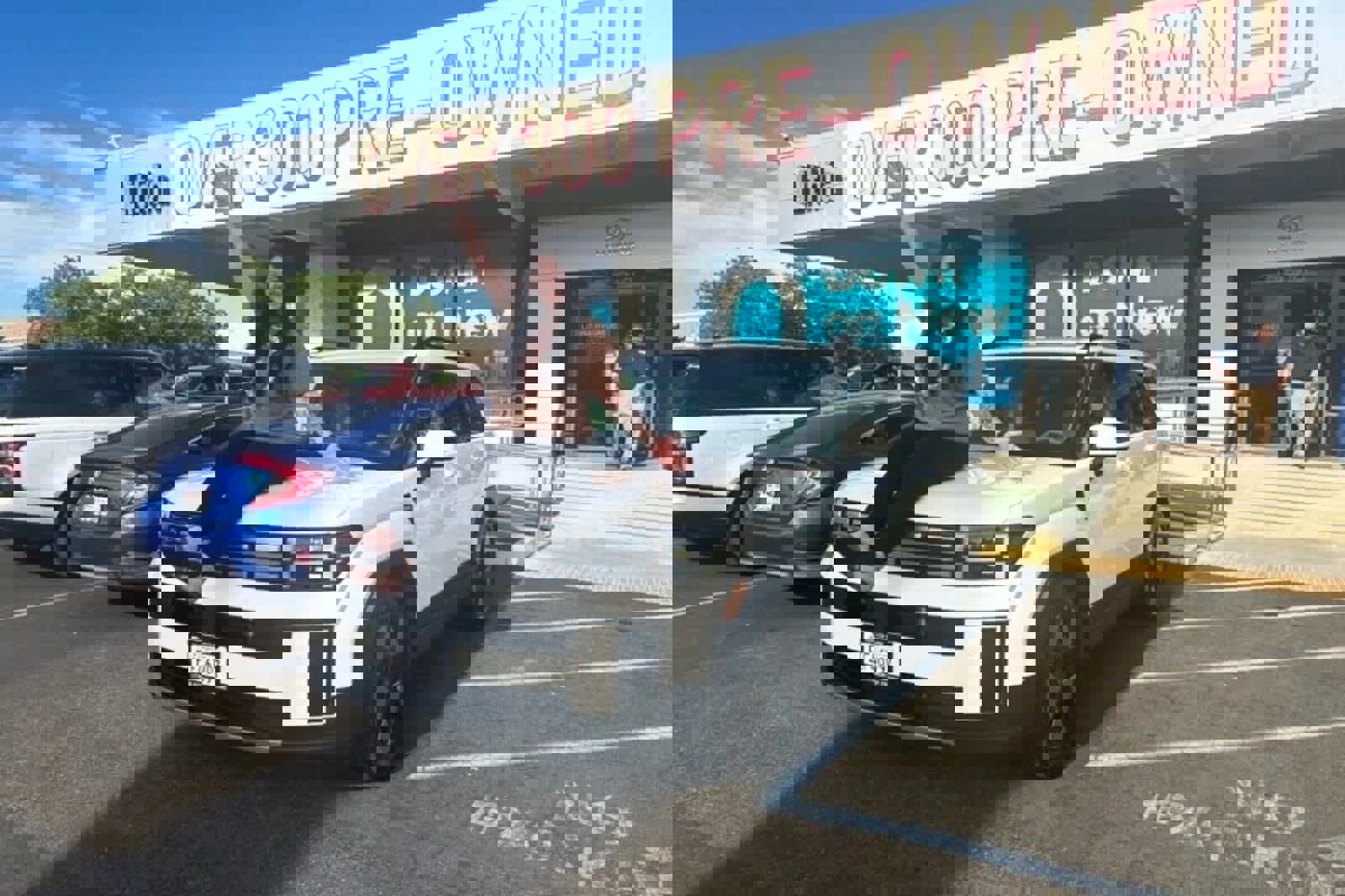 Used 2017 Toyota RAV4 XLE w/ Carpet Mat Package image 32