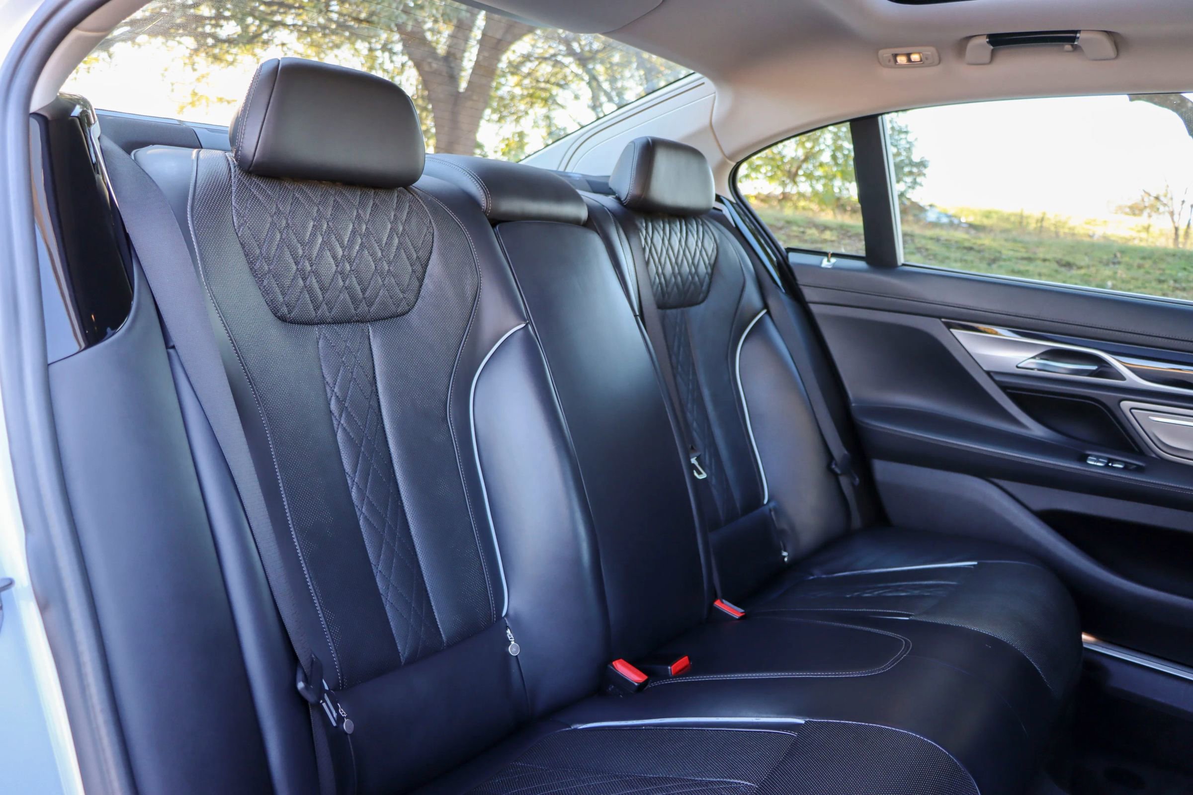 Used 2019 BMW 740i w/ Executive Package image 19