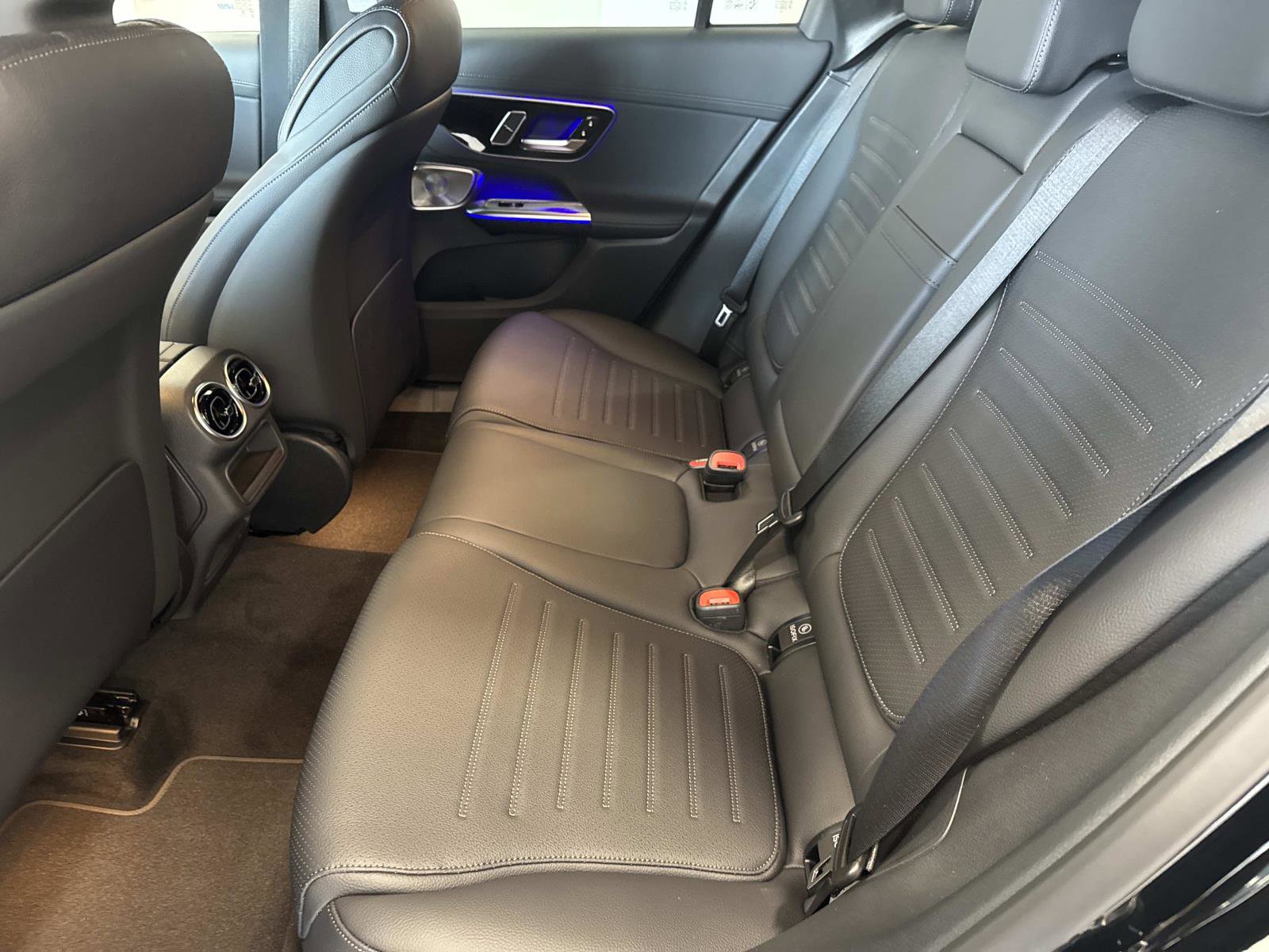 New 2026 Mercedes-Benz GLC 300 4MATIC image 12