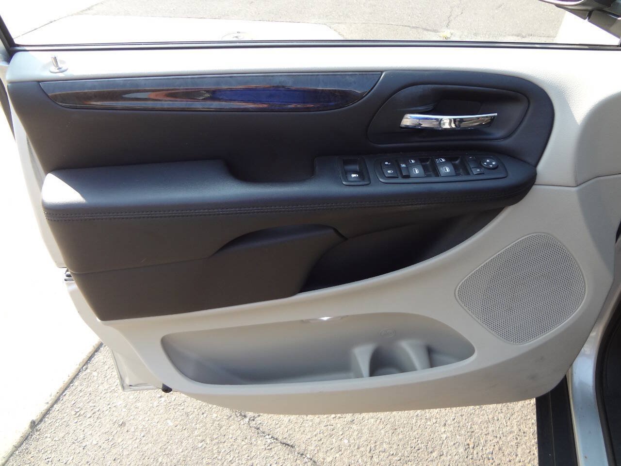 Used 2012 RAM C/V w/ PWR Window Group FWD image 10