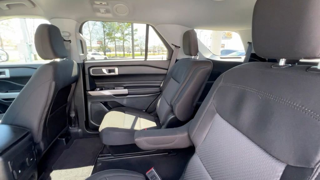 Used 2024 Ford Explorer XLT image 35