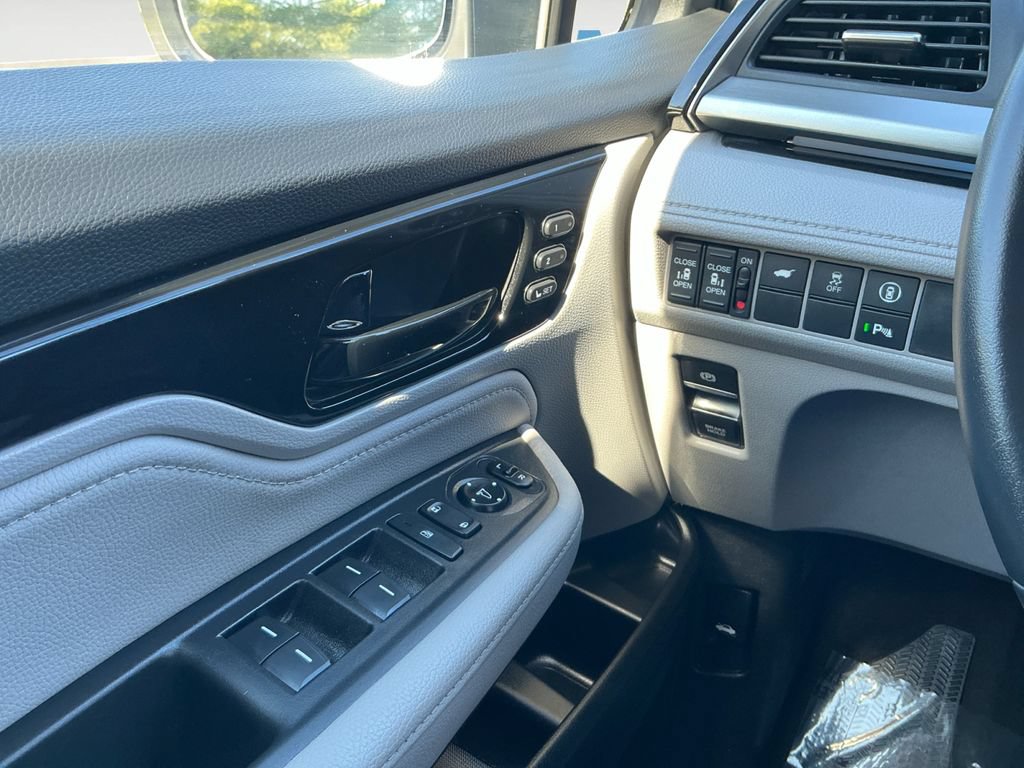 Used 2023 Honda Odyssey Touring image 20
