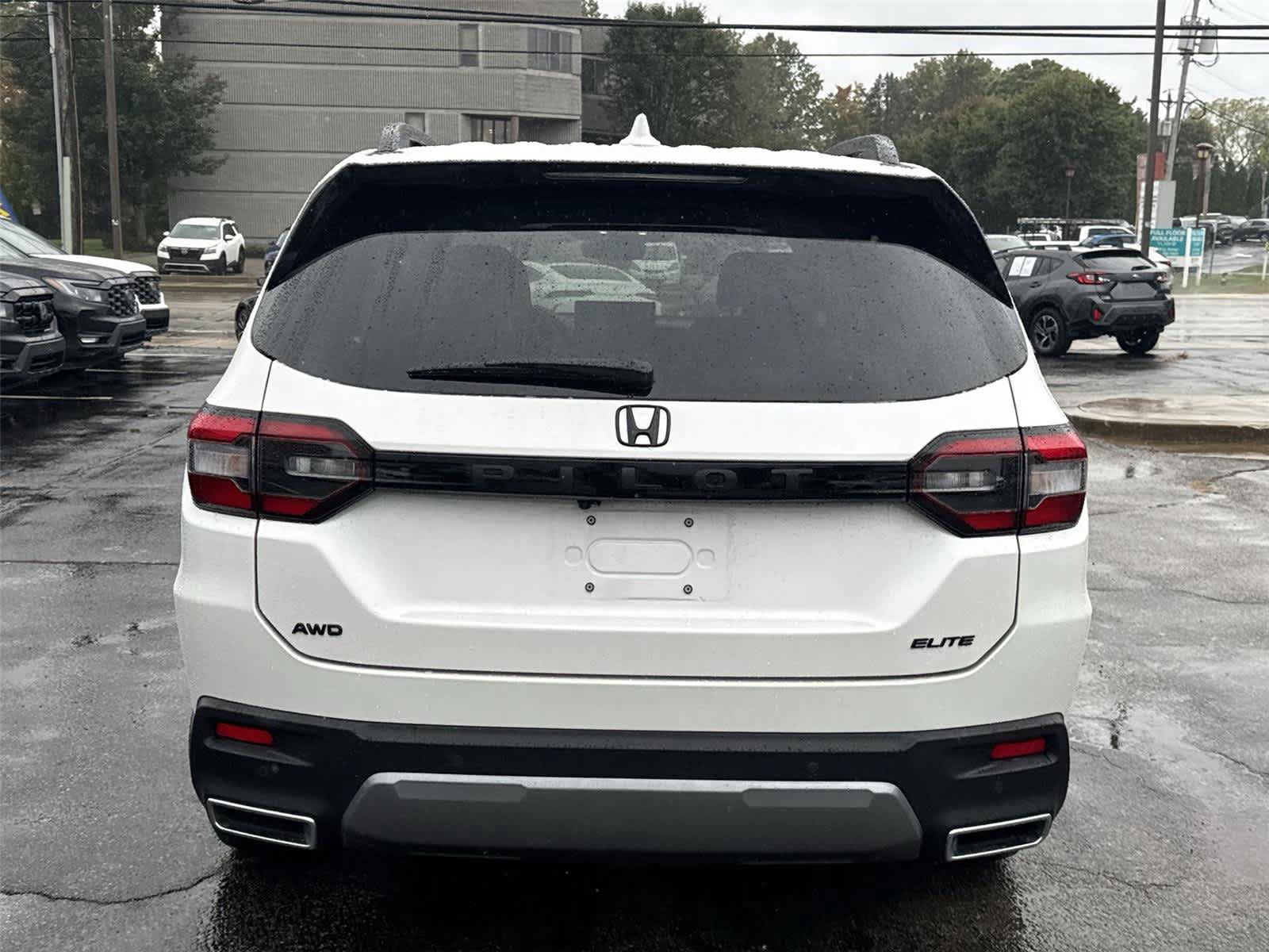 Used 2026 Honda Pilot Elite image 4