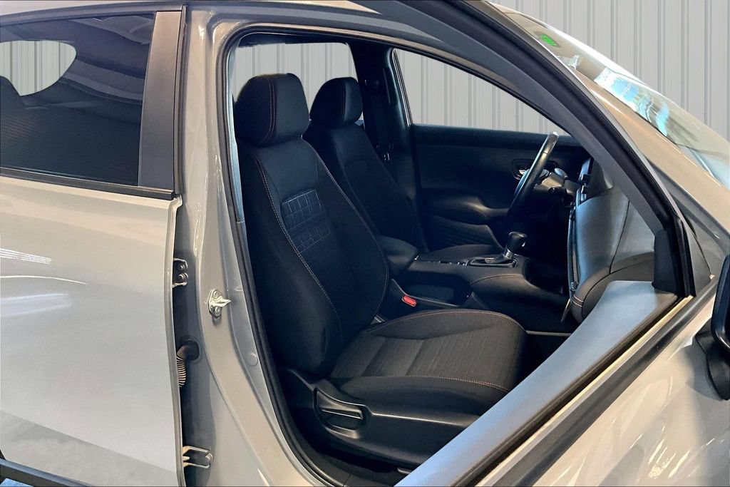 Used 2025 Honda HR-V Sport image 17