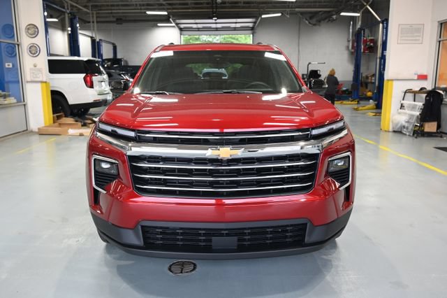 New 2026 Chevrolet Traverse LT w/ Sun and Wheel Package FWD image 2