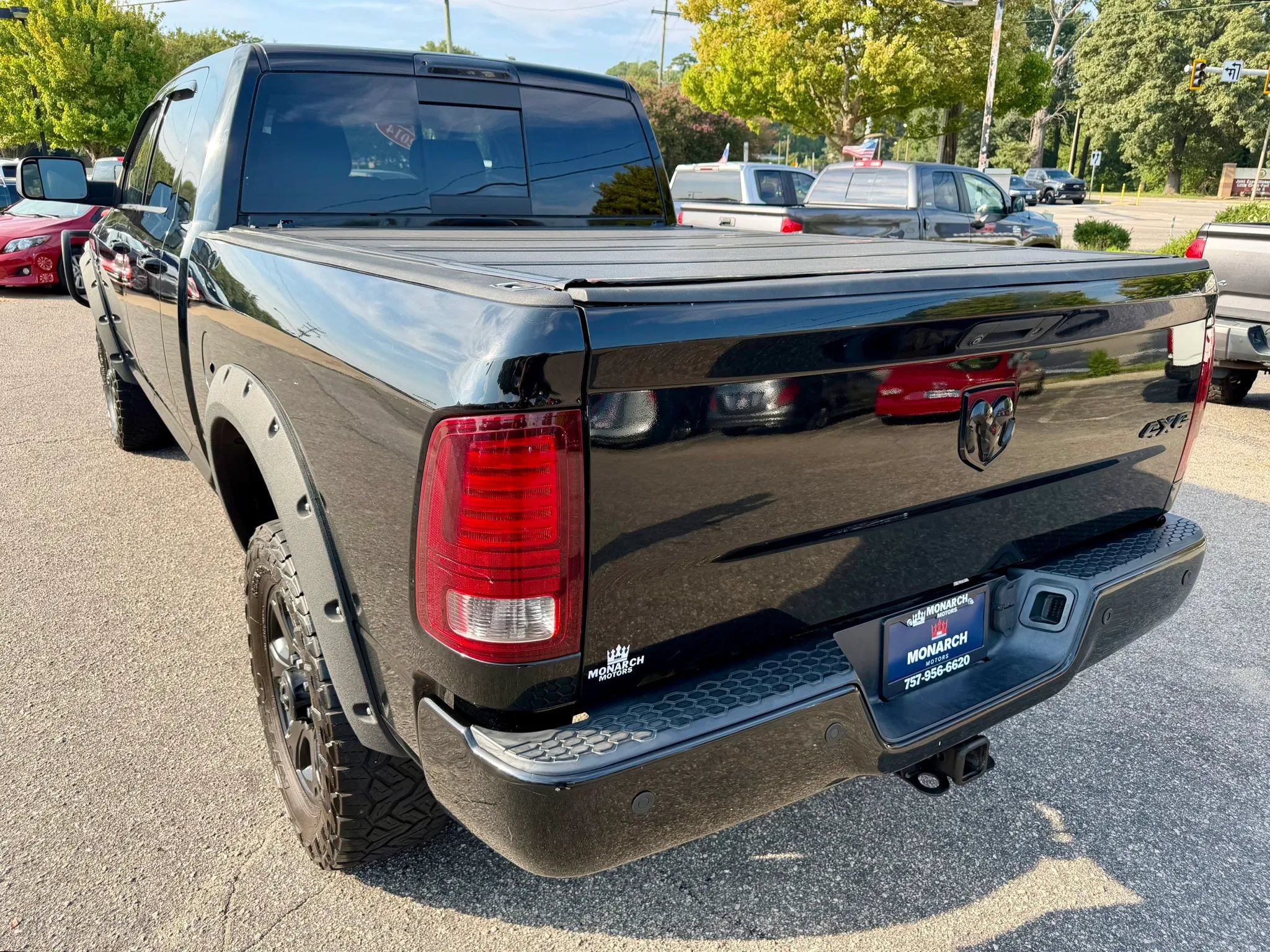 Used 2014 RAM 2500 Laramie w/ Black Appearance Group AWD/4WD image 3