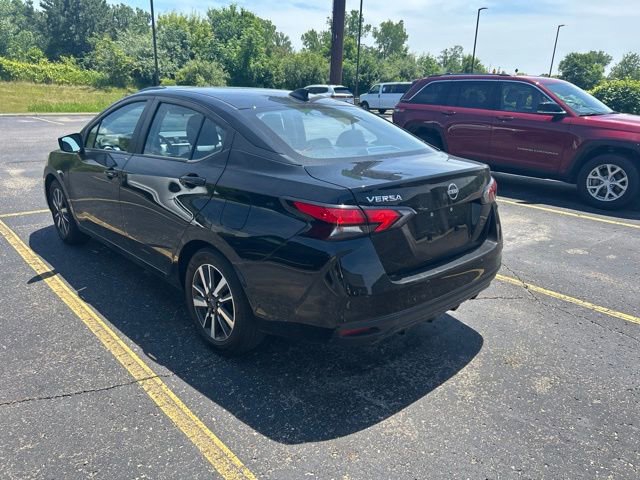 Used 2025 Nissan Versa SV FWD image 2