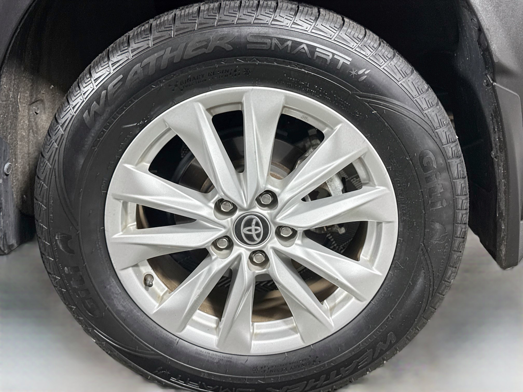 Certified 2023 Toyota Corolla Cross LE AWD/4WD image 29