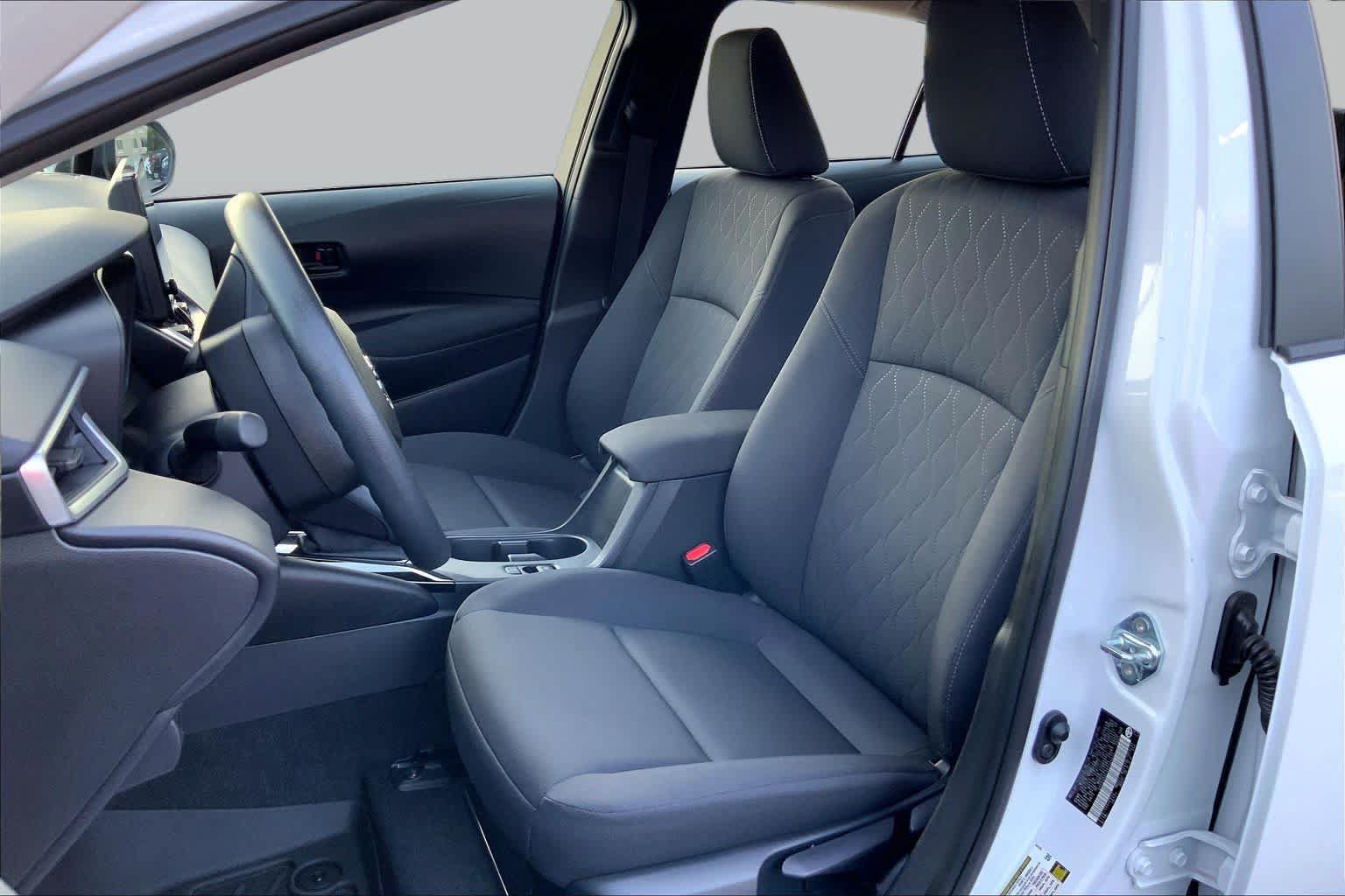 Used 2024 Toyota Corolla LE FWD image 7