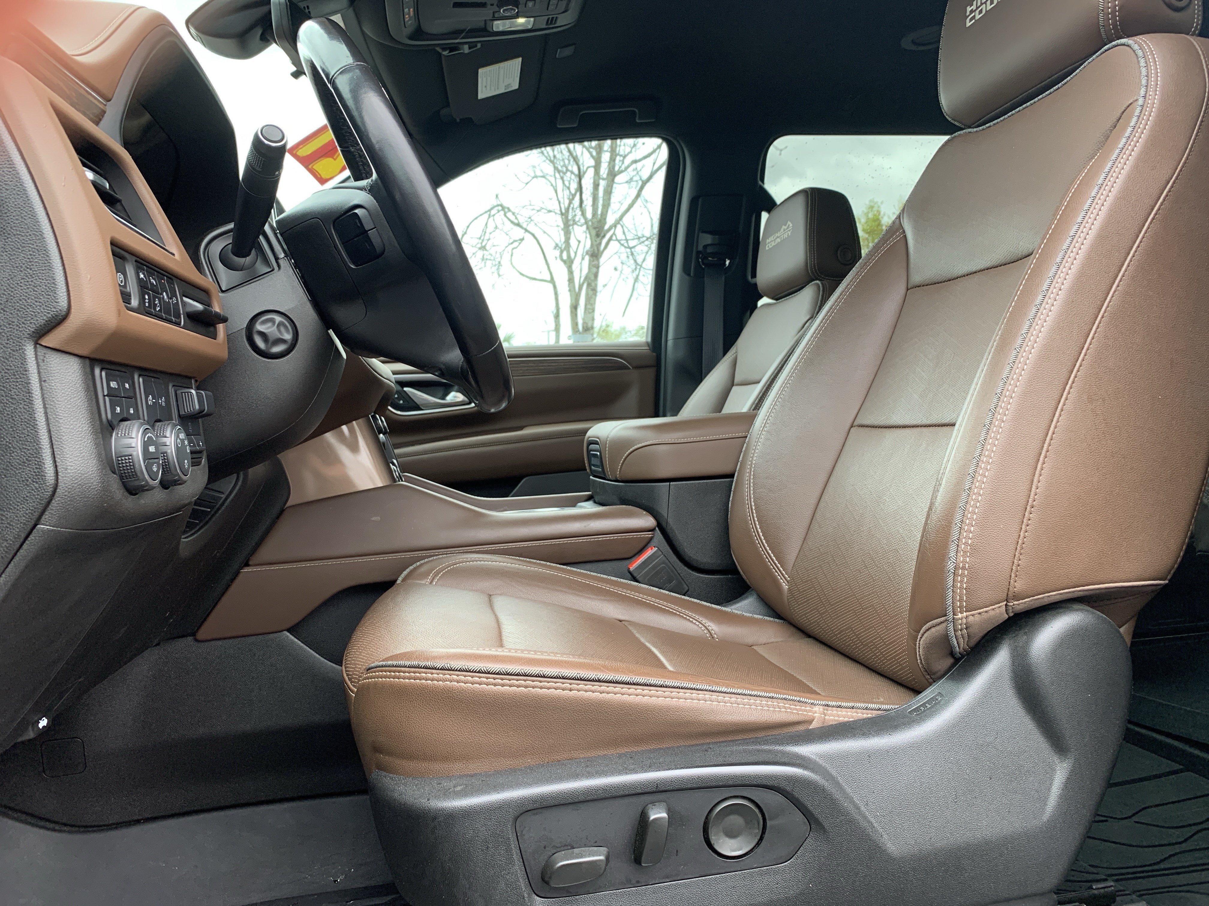 Used 2021 Chevrolet Suburban High Country AWD/4WD image 15