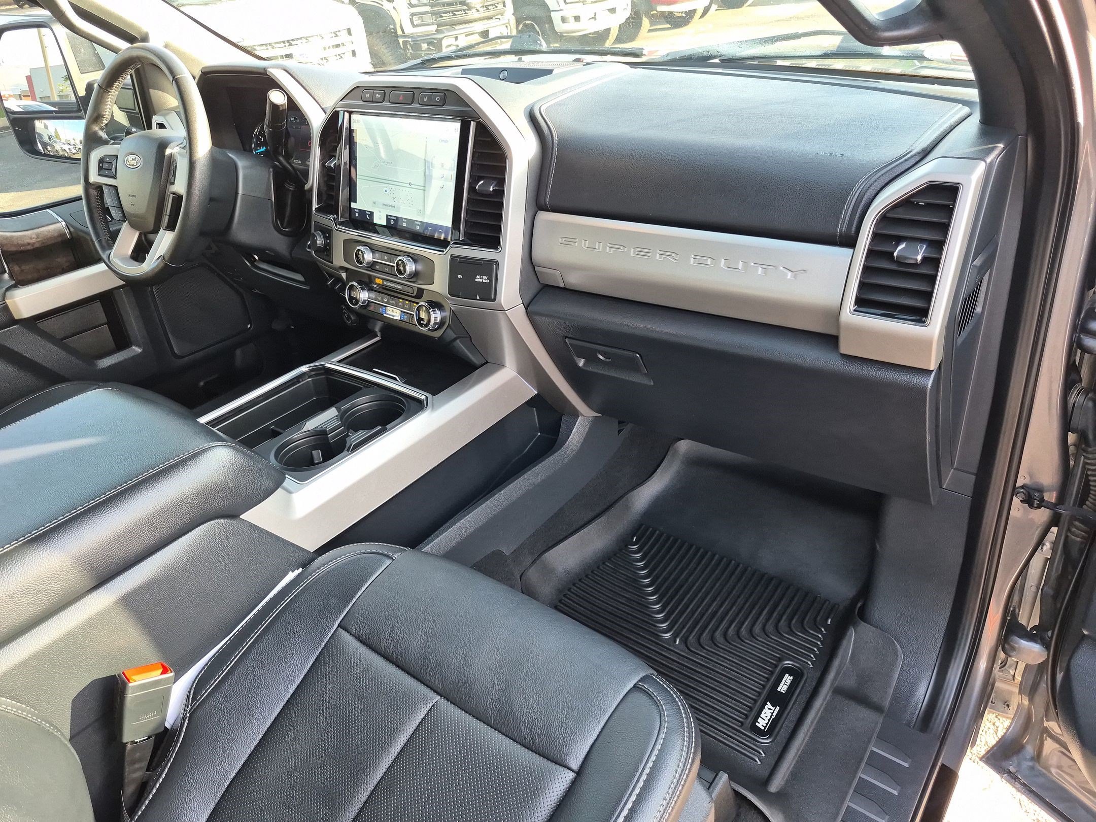 Used 2022 Ford F350 Lariat w/ Black Appearance Package AWD/4WD image 34