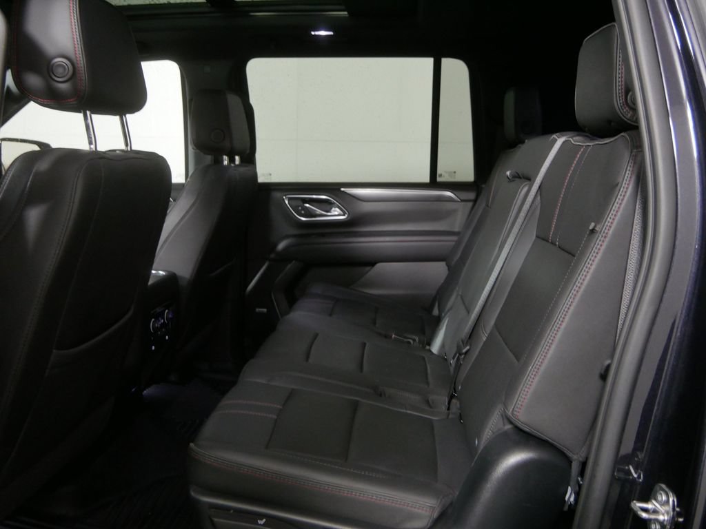Used 2023 Chevrolet Suburban RST w/ Luxury Package AWD/4WD image 18