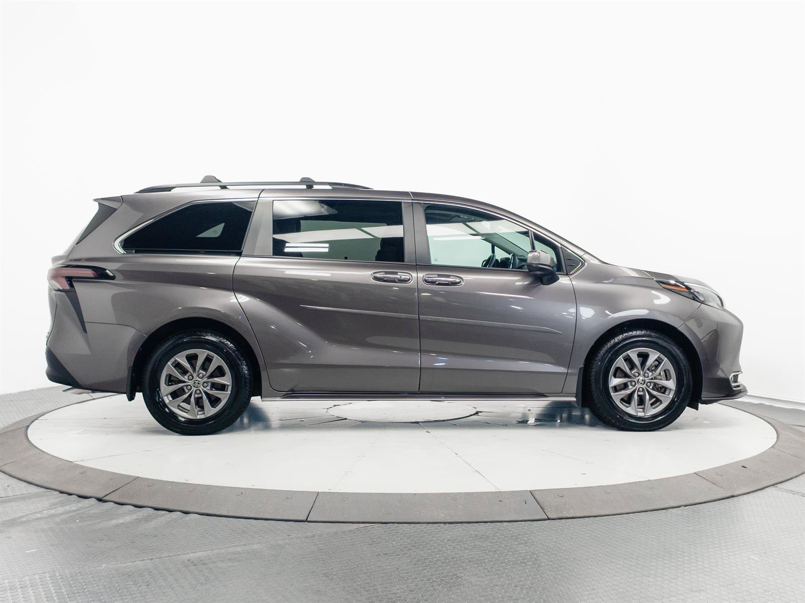 Certified 2024 Toyota Sienna XLE w/ XLE Plus Package AWD/4WD image 14