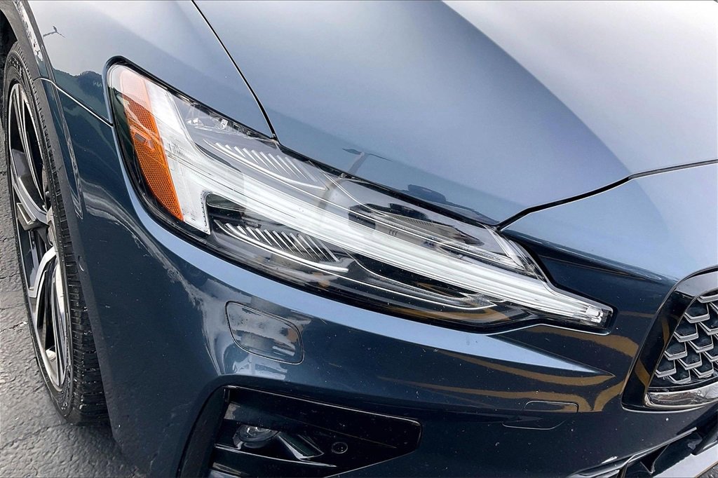 Used 2024 Volvo S60 B5 Plus image 27