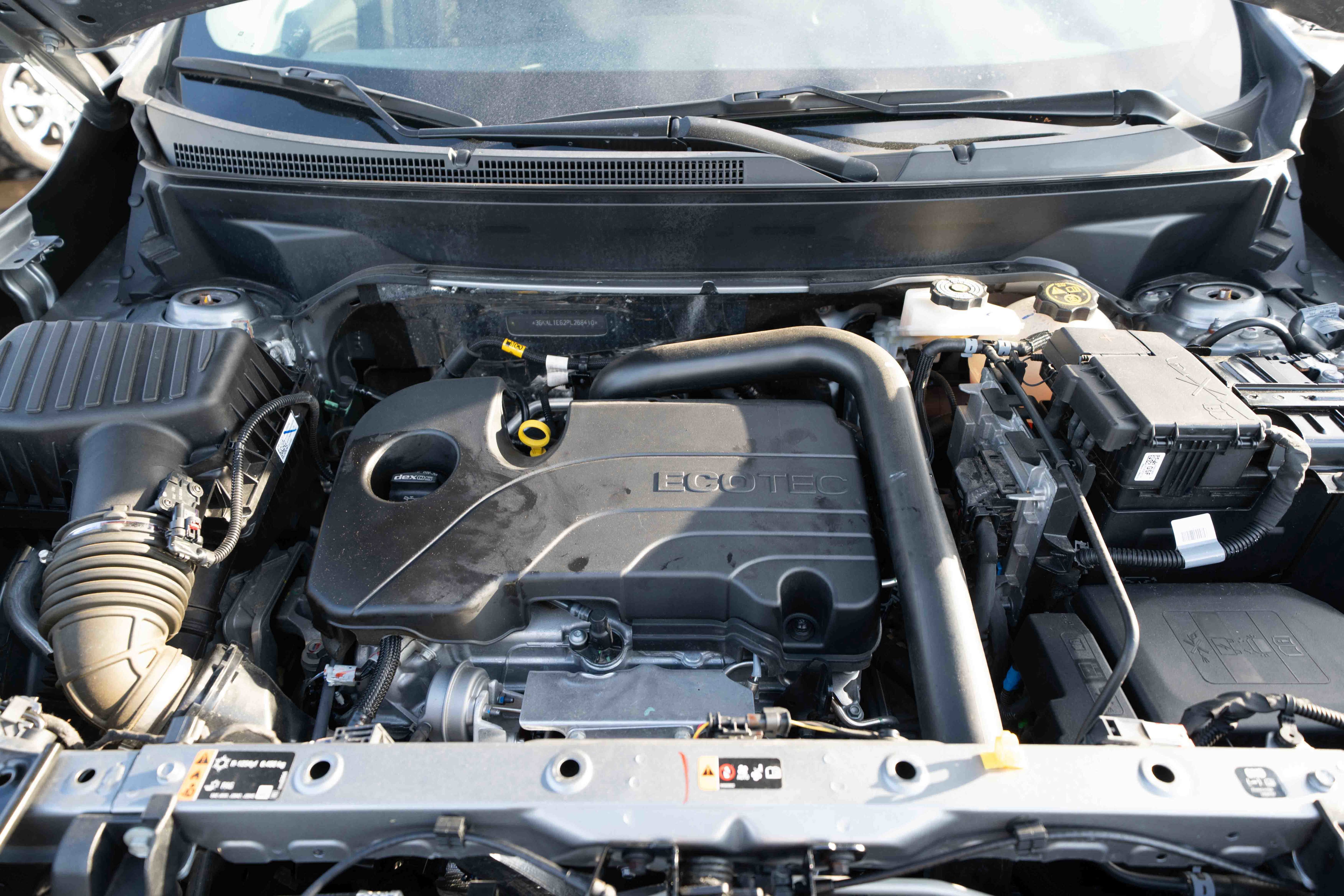 Used 2023 GMC Terrain SLE w/ Driver Convenience Package image 32