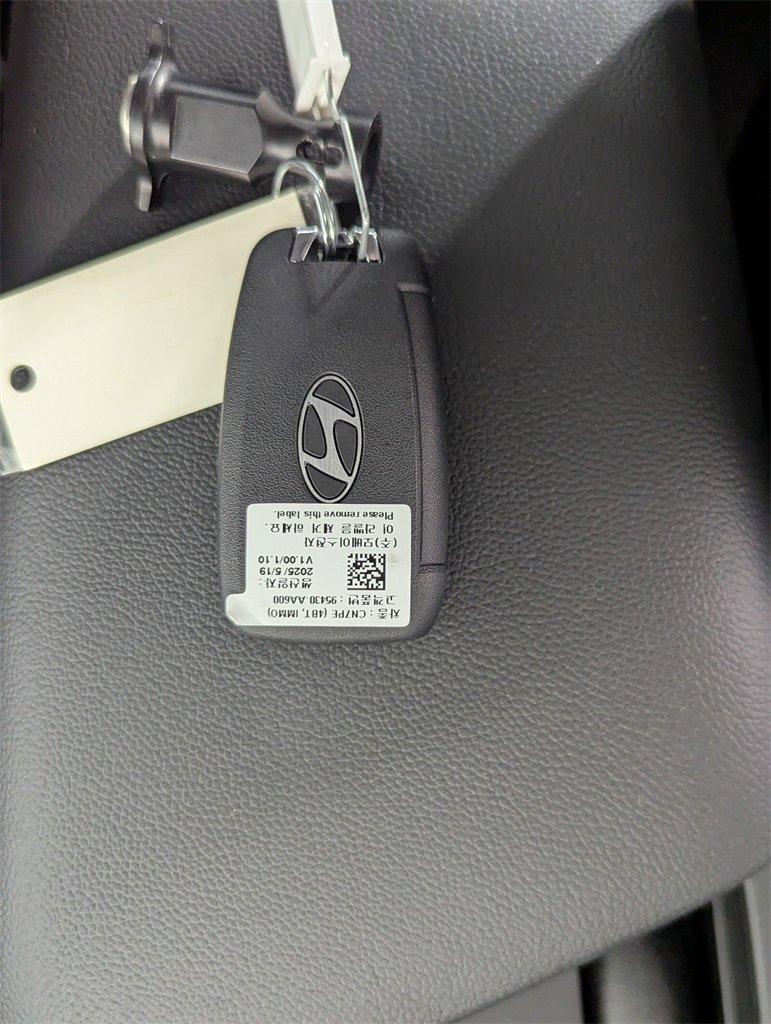 Certified 2025 Hyundai Elantra SE image 27