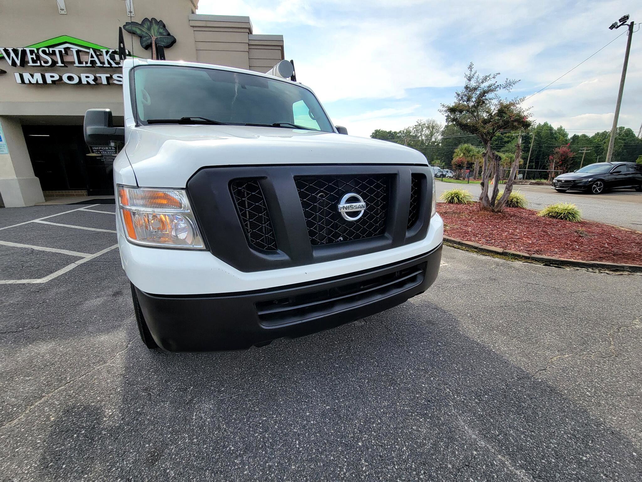 Used 2020 Nissan NV 2500 SV image 4