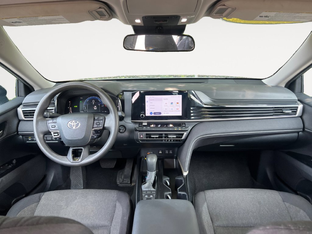 Used 2025 Toyota Camry LE FWD image 10