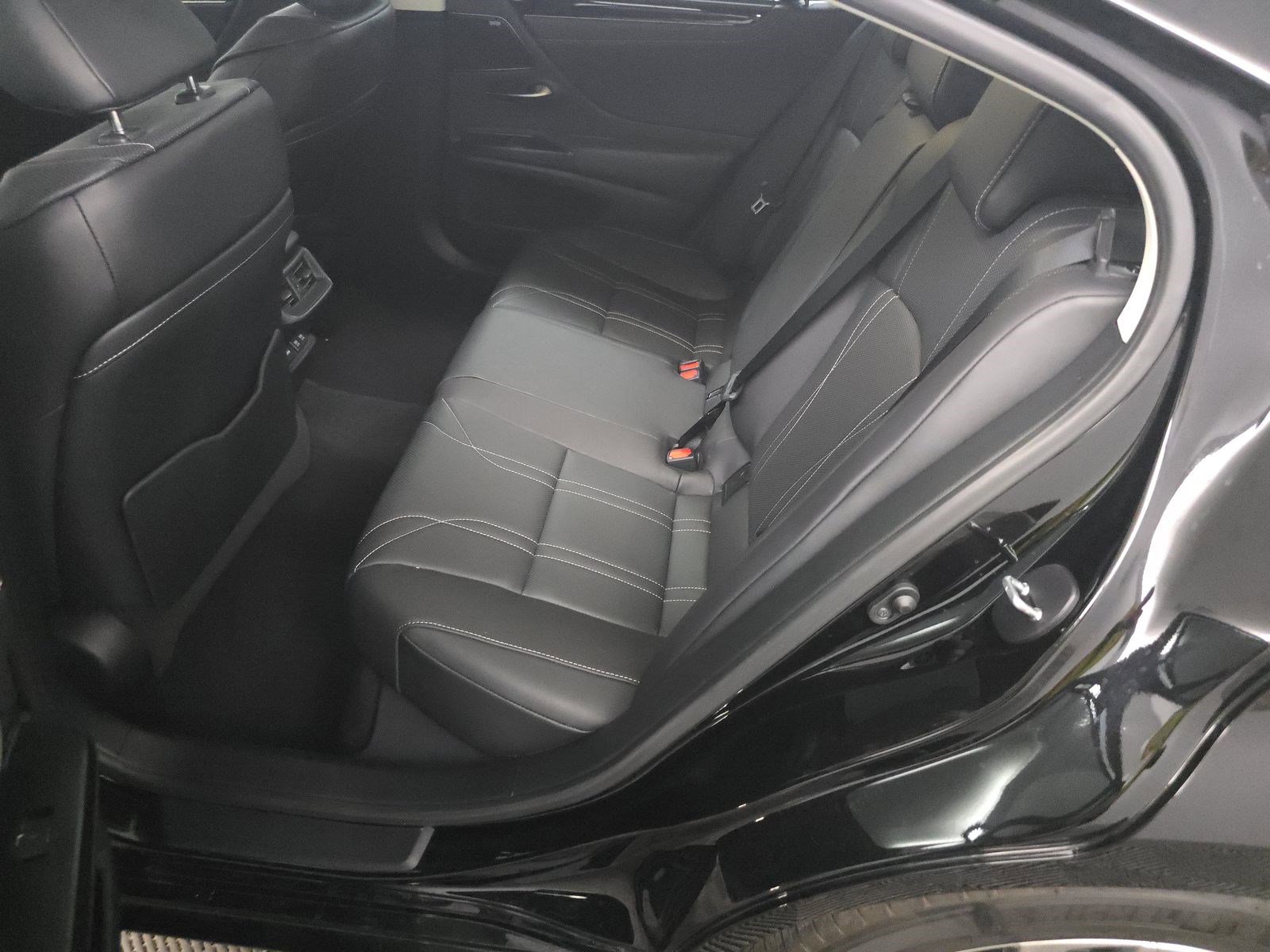 Used 2021 Lexus ES 350 Ultra Luxury image 13