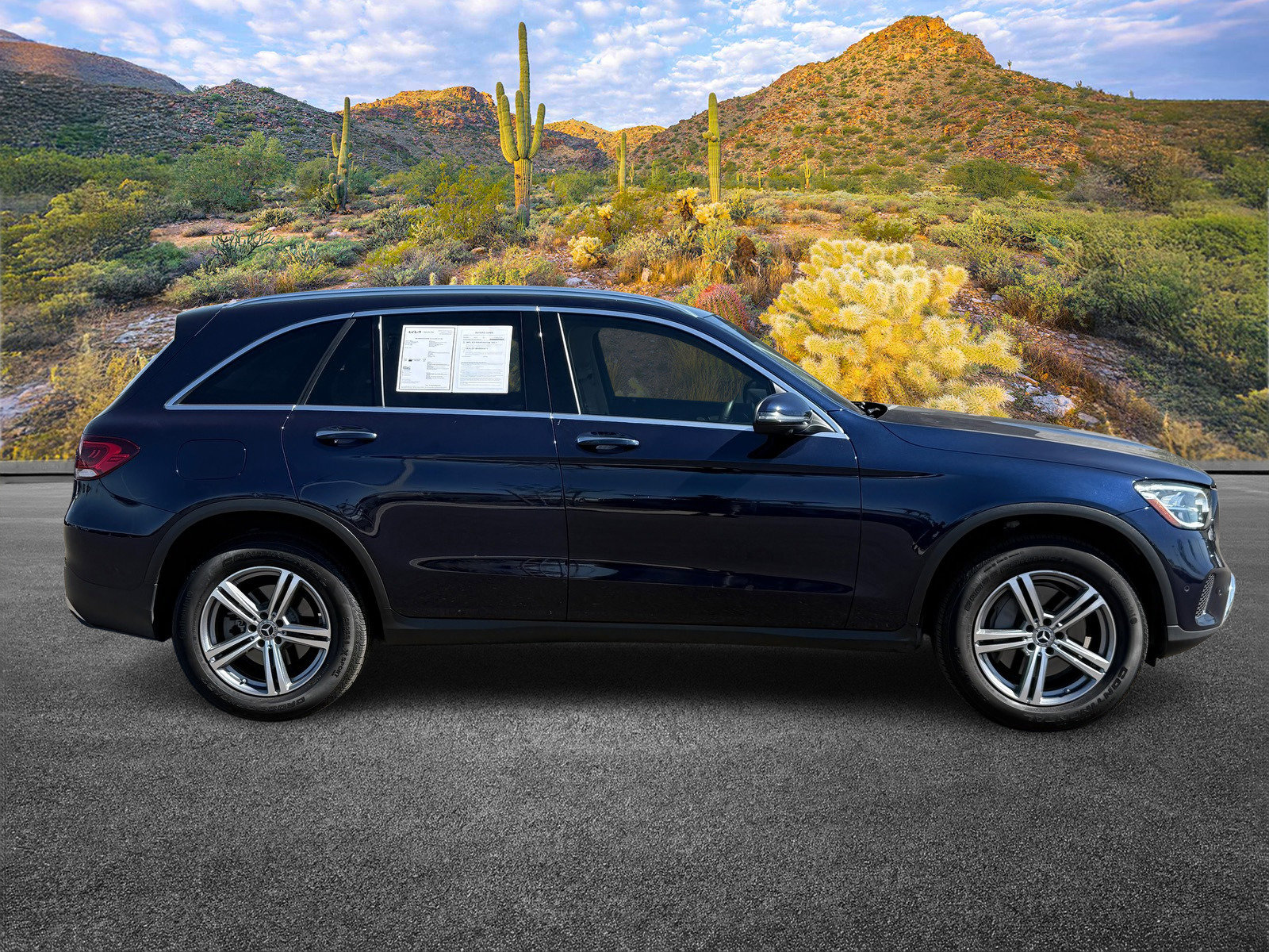 Used 2021 Mercedes-Benz GLC 300 image 3