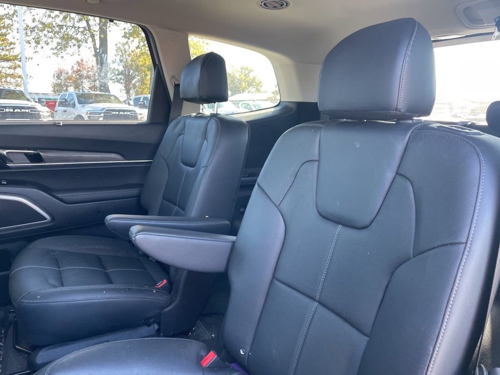 Used 2022 Kia Telluride EX w/ EX Premium Package image 32