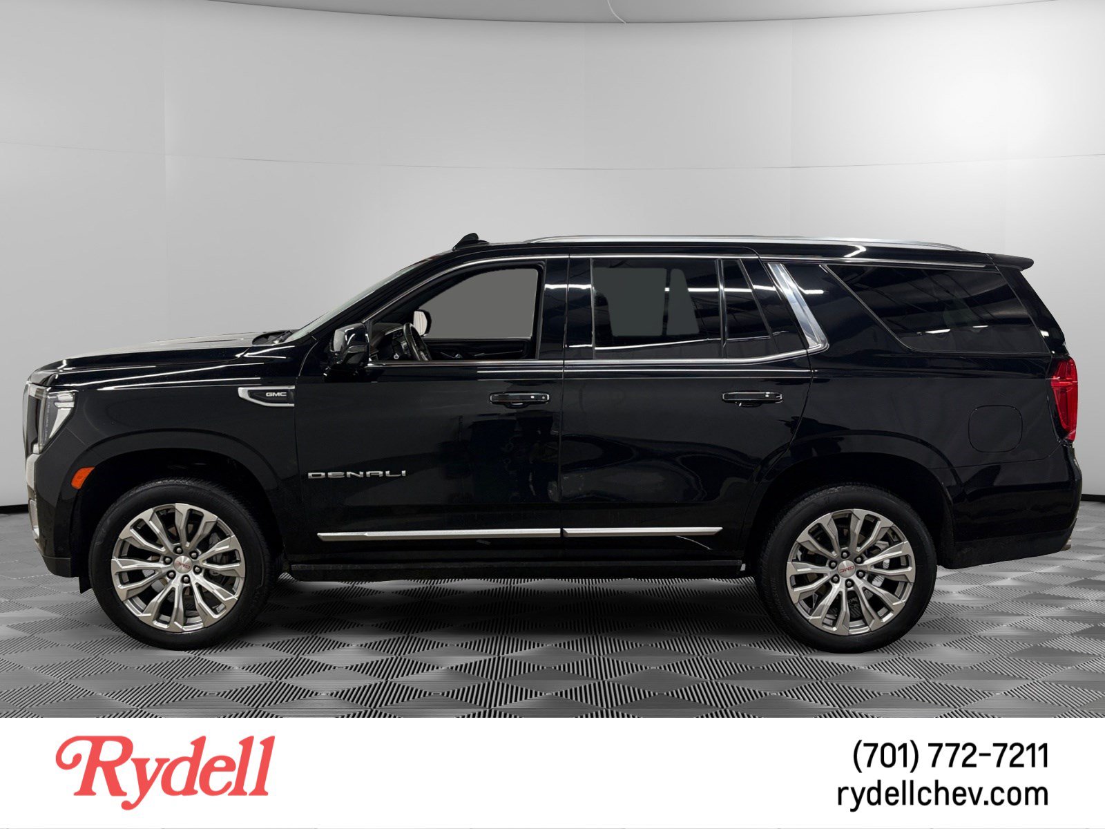 Used 2024 GMC Yukon Denali w/ Denali Reserve Package AWD/4WD image 2