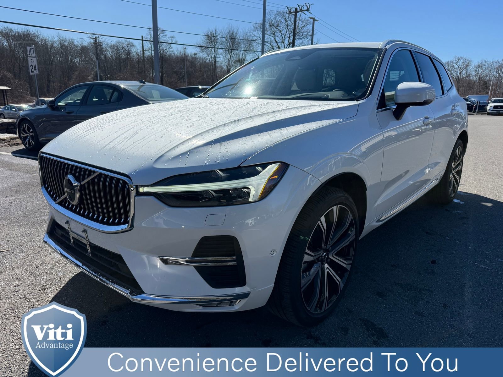 Certified 2023 Volvo XC60 B5 Ultimate w/ Climate Package image 4