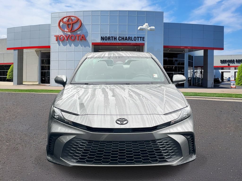Used 2025 Toyota Camry SE w/ Convenience Package FWD image 3