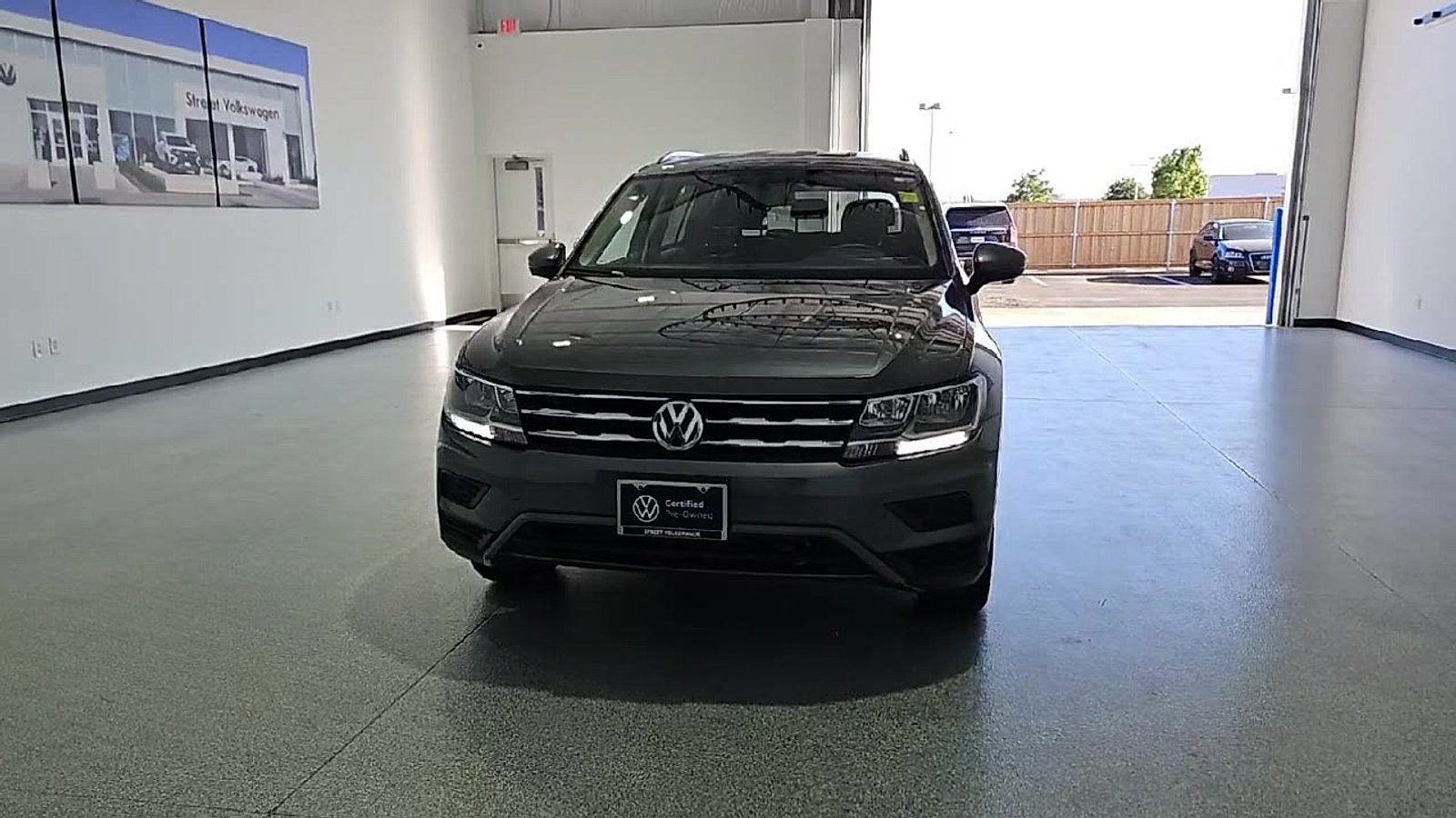 Certified 2020 Volkswagen Tiguan SE FWD image 3
