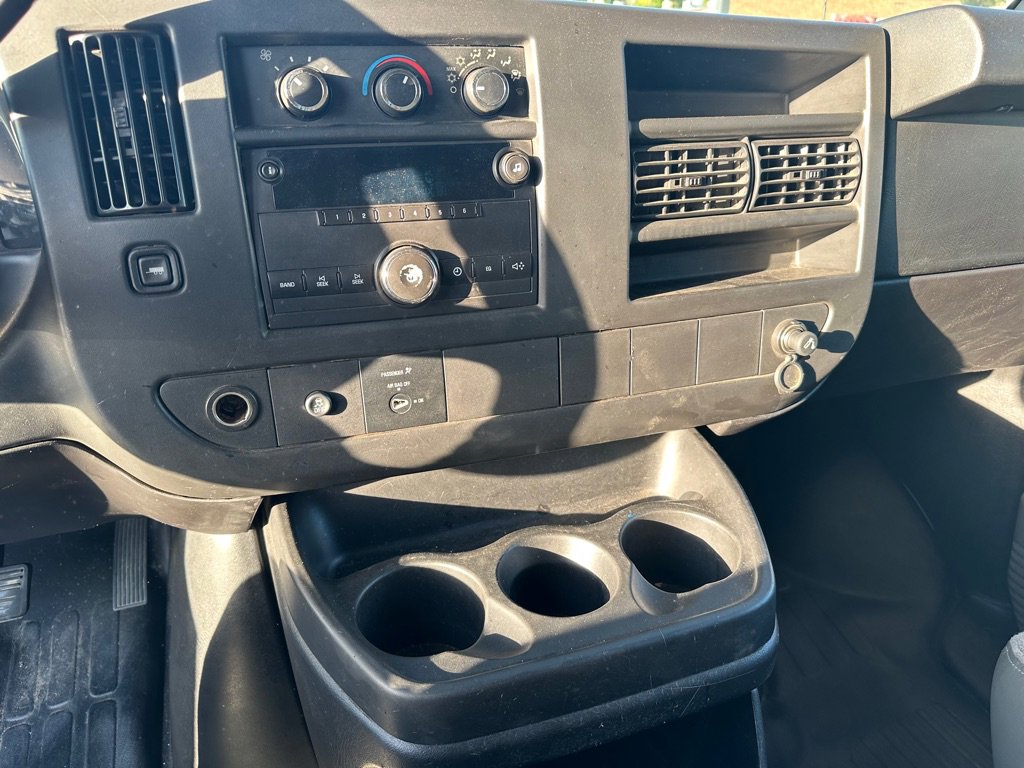 Used 2014 GMC Savana 3500 image 20