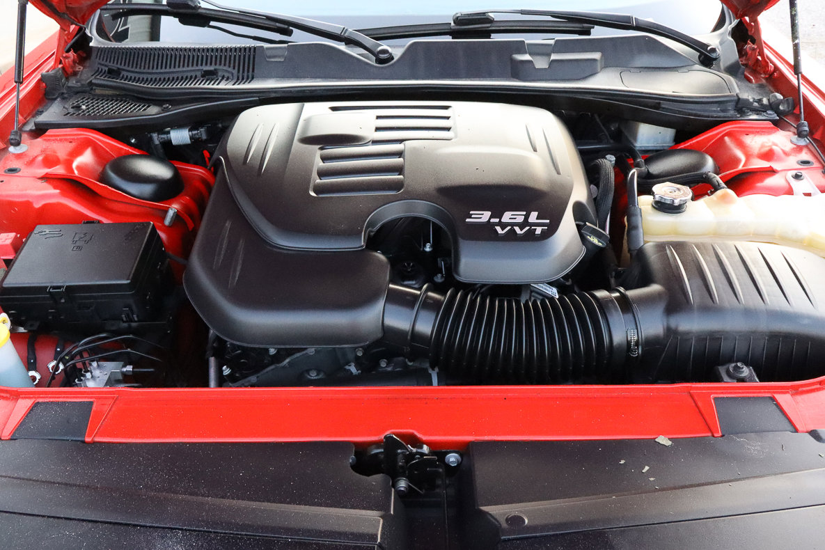 Used 2019 Dodge Challenger SXT image 17