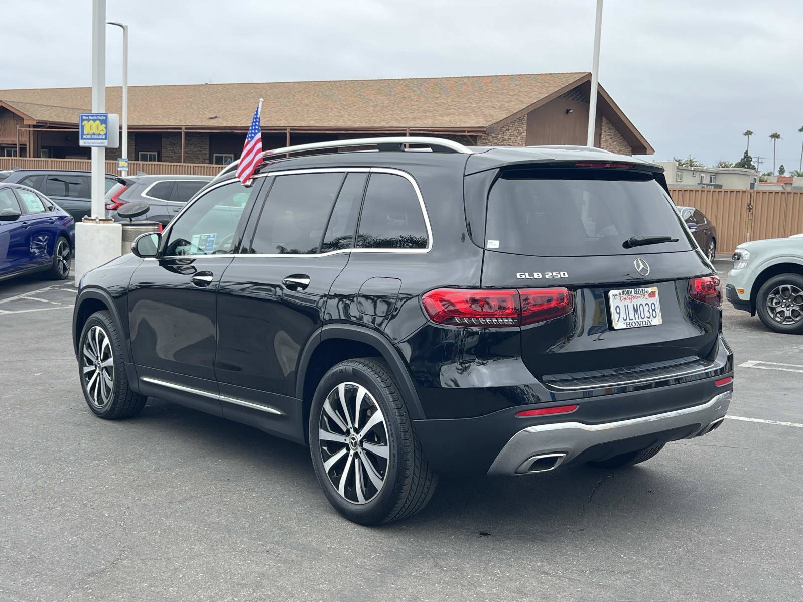 Used 2023 Mercedes-Benz GLB 250 image 3