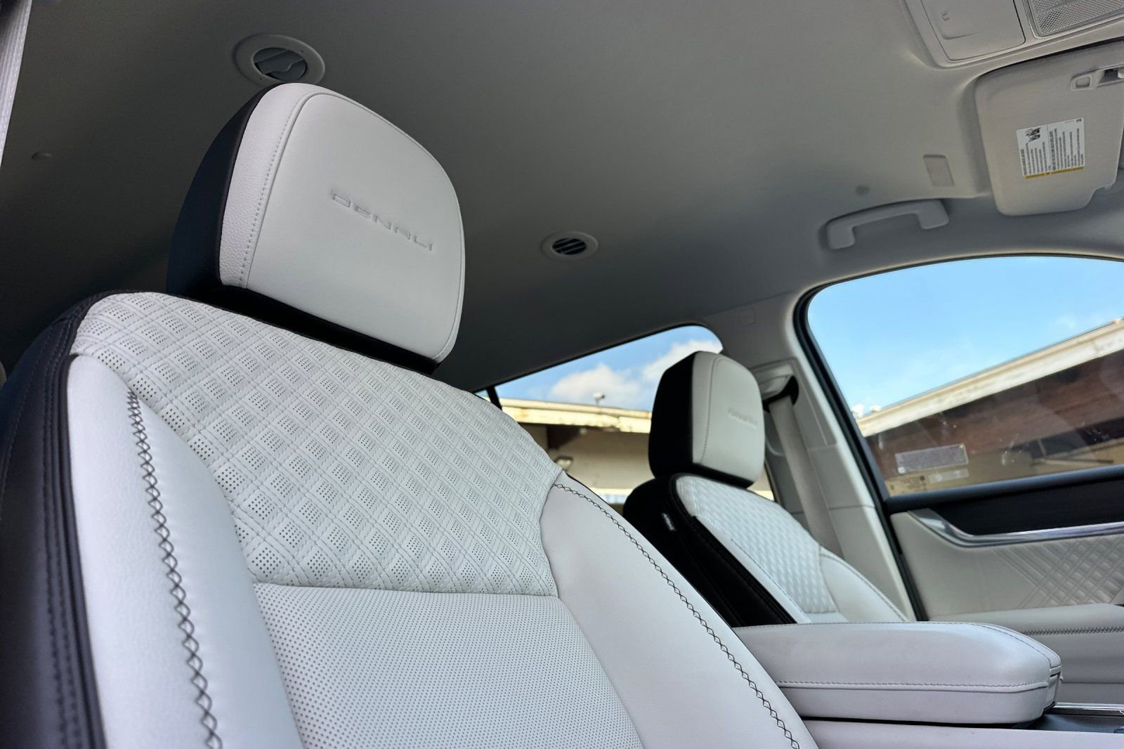 Certified 2025 GMC Acadia Denali w/ Super Cruise Package image 22