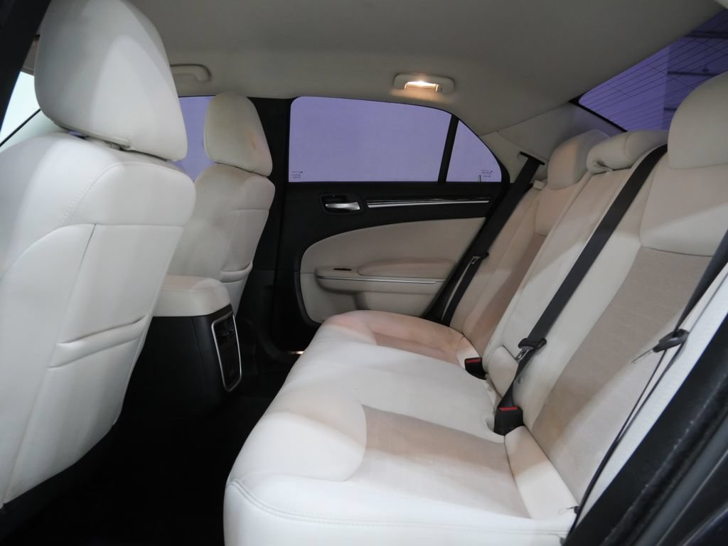 Used 2023 Chrysler 300 Touring RWD image 20