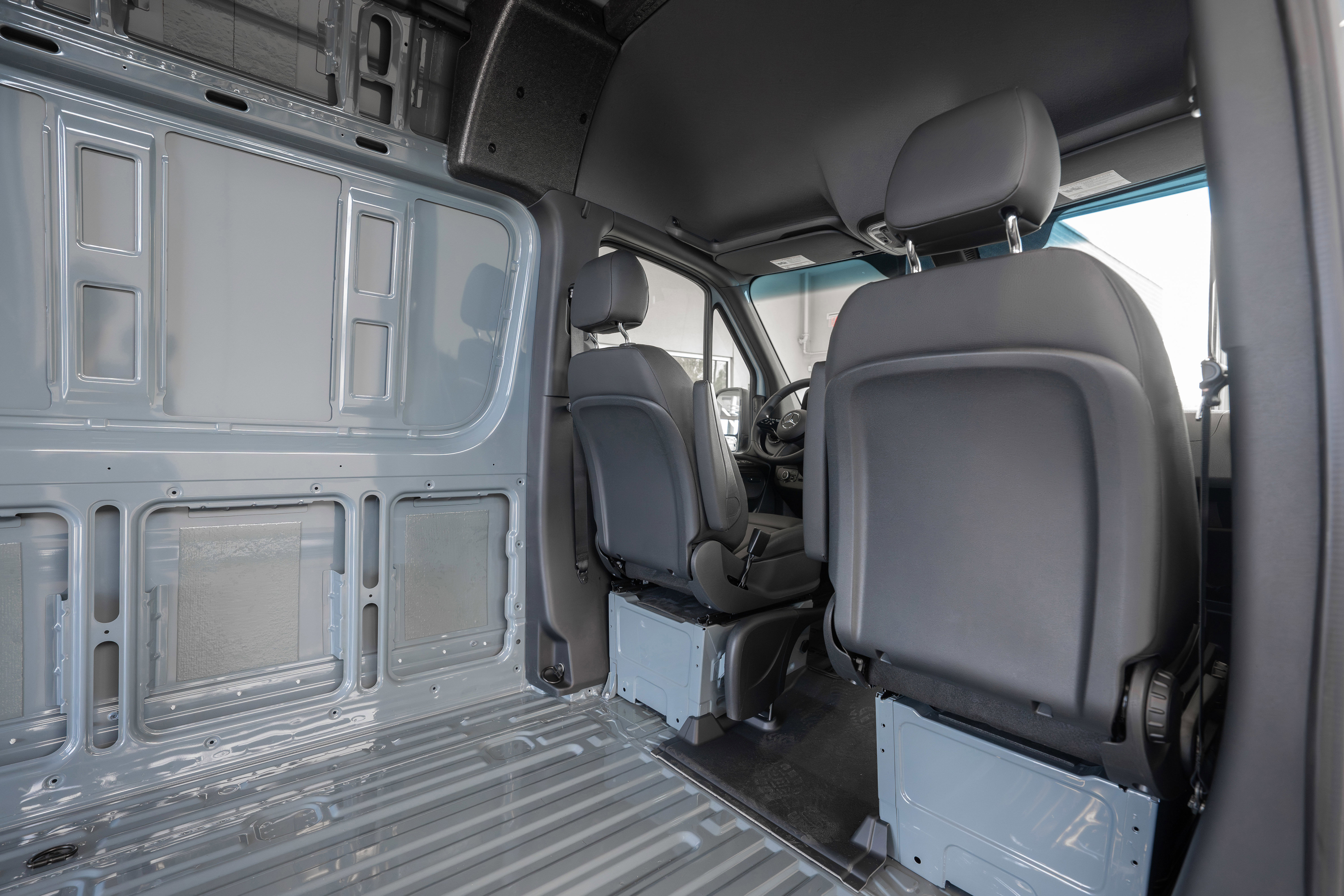 Certified 2025 Mercedes-Benz Sprinter 2500 image 25