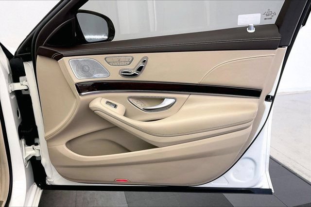 Used 2019 Mercedes-Benz S 560 Sedan image 27