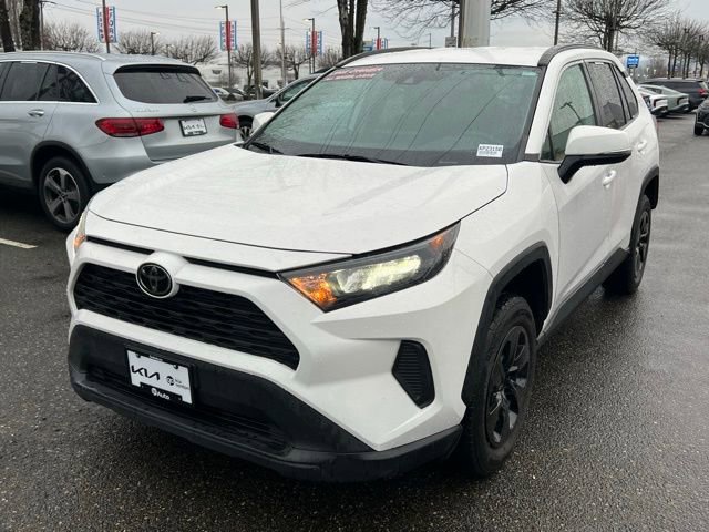 Used 2021 Toyota RAV4 LE image 3