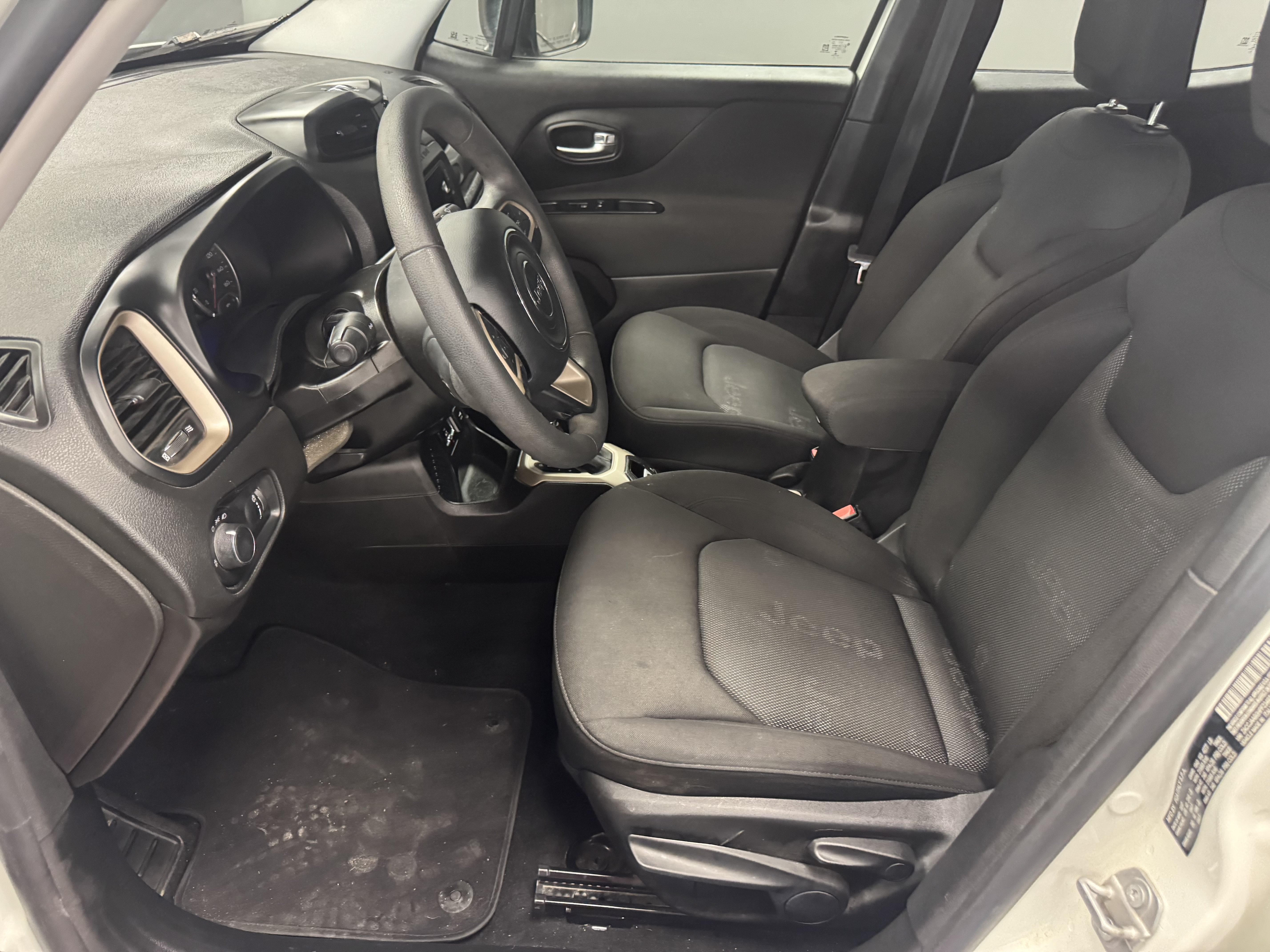 Used 2017 Jeep Renegade Sport w/ Power & Air Group FWD image 10