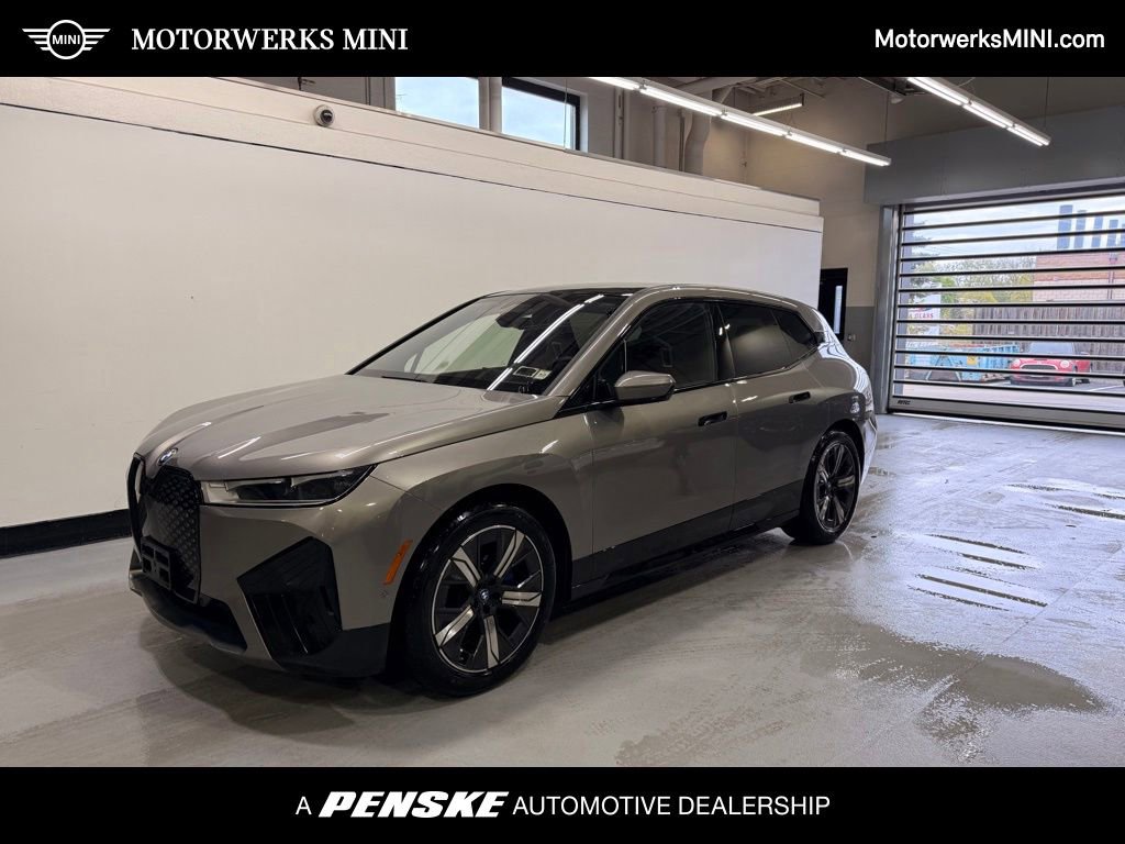 Used 2023 BMW iX xDrive50 w/ Premium Package AWD/4WD image 1