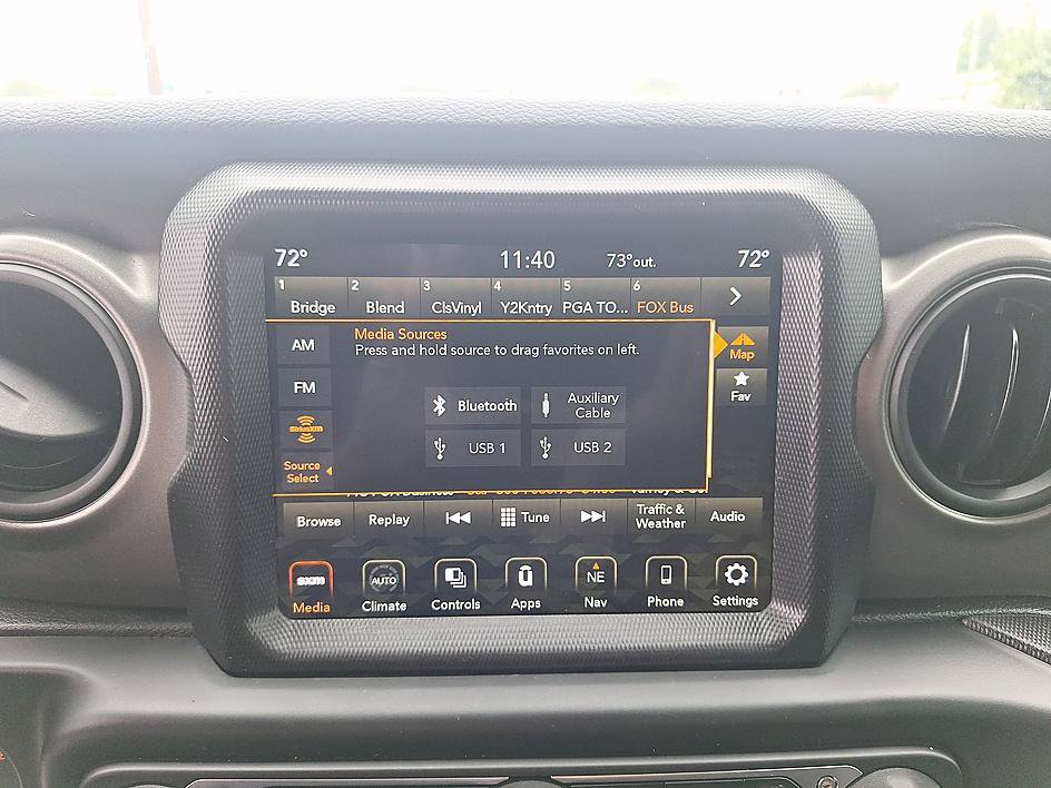 Used 2023 Jeep Gladiator Sport AWD/4WD image 17