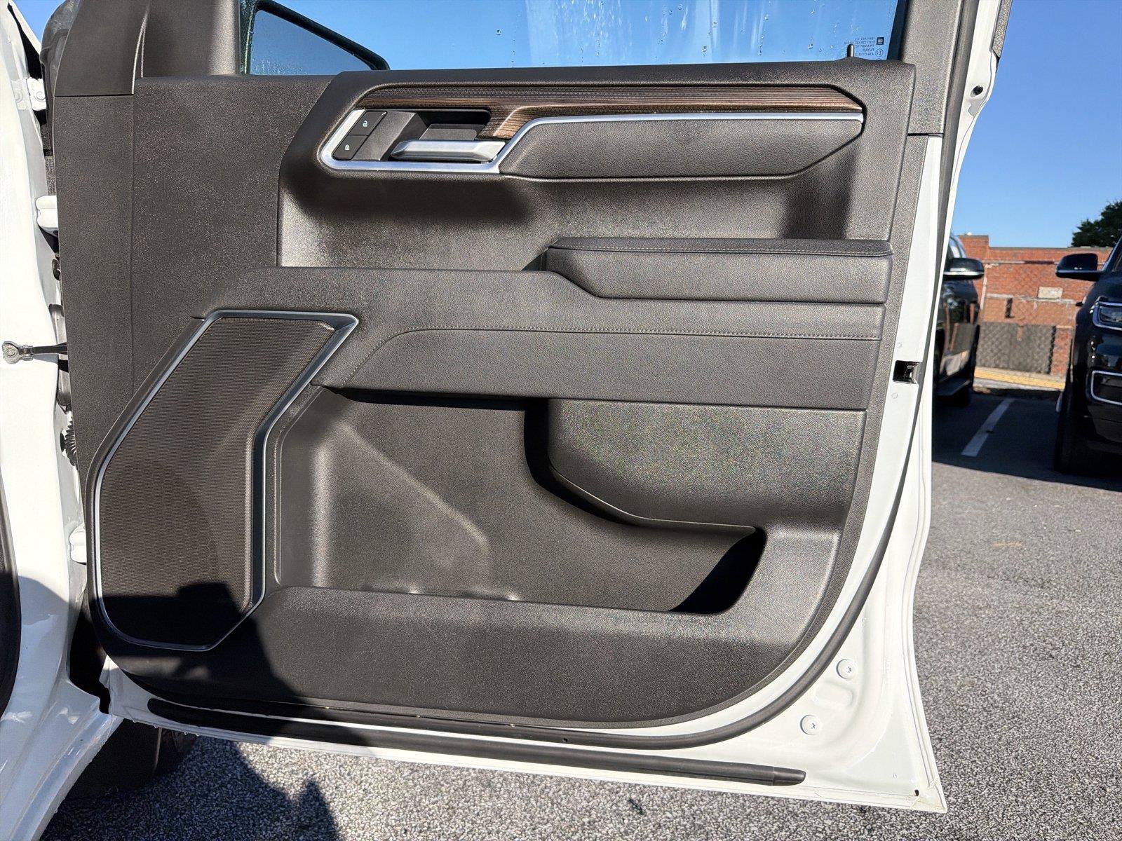 Used 2025 Chevrolet Silverado 1500 LT AWD/4WD image 13