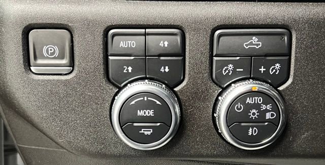 Used 2024 GMC Sierra 1500 Elevation image 30