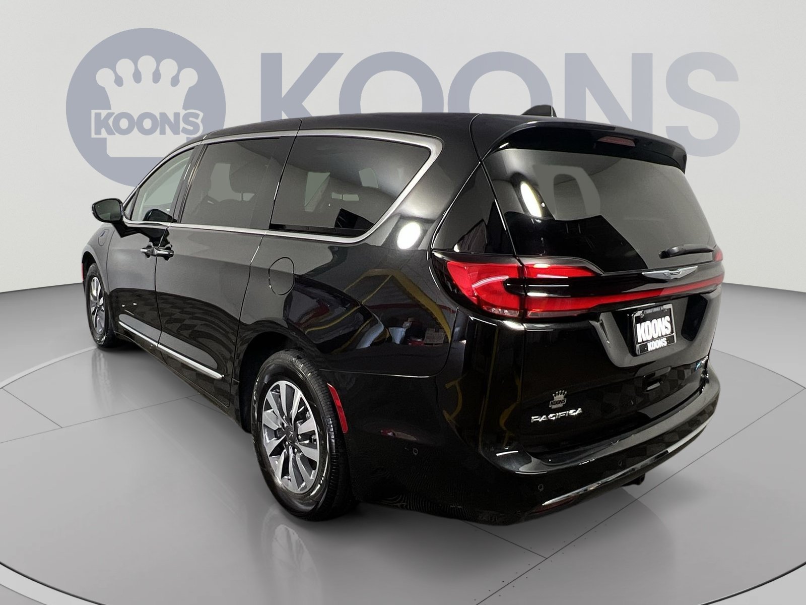 Used 2022 Chrysler Pacifica Limited w/ Uconnect Theater Family Group FWD image 8