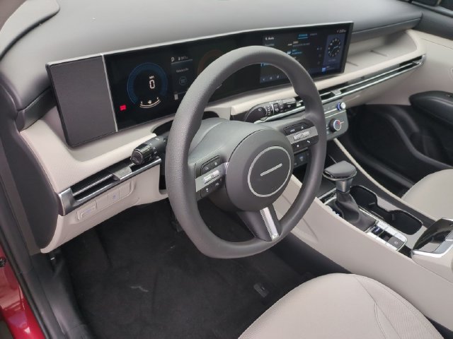 Certified 2025 Hyundai Tucson SE FWD image 7