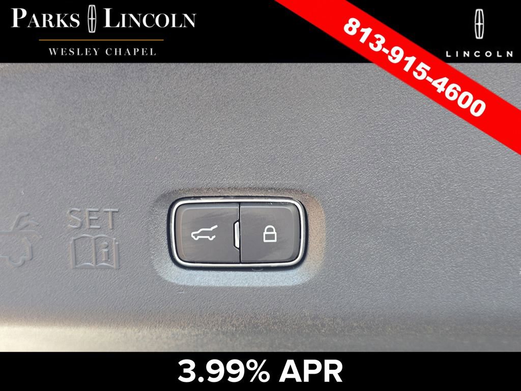 Used 2025 Lincoln Navigator Reserve image 10