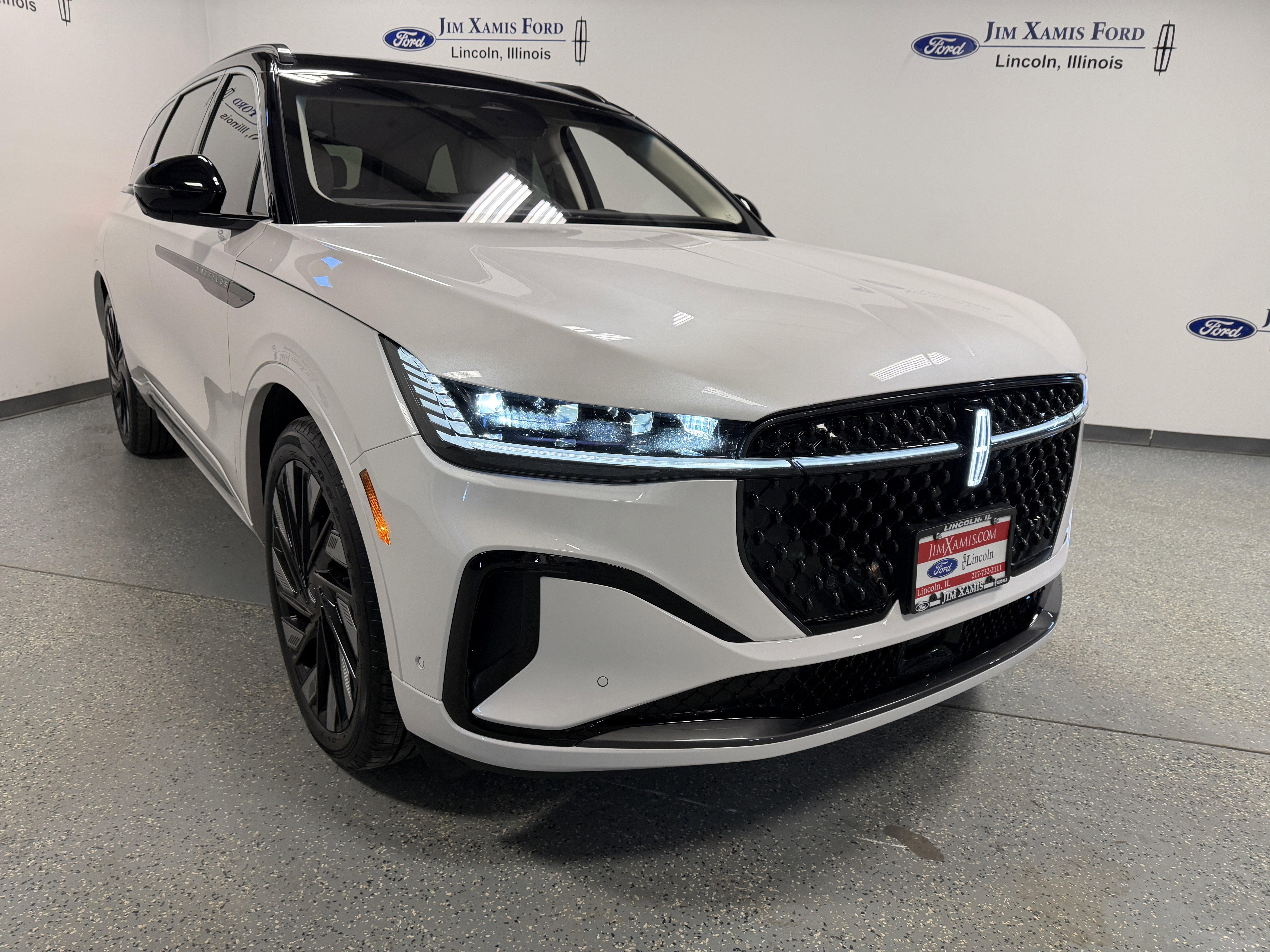 Used 2024 Lincoln Nautilus Black Label w/ Jet Appearance Package (87T) image 37