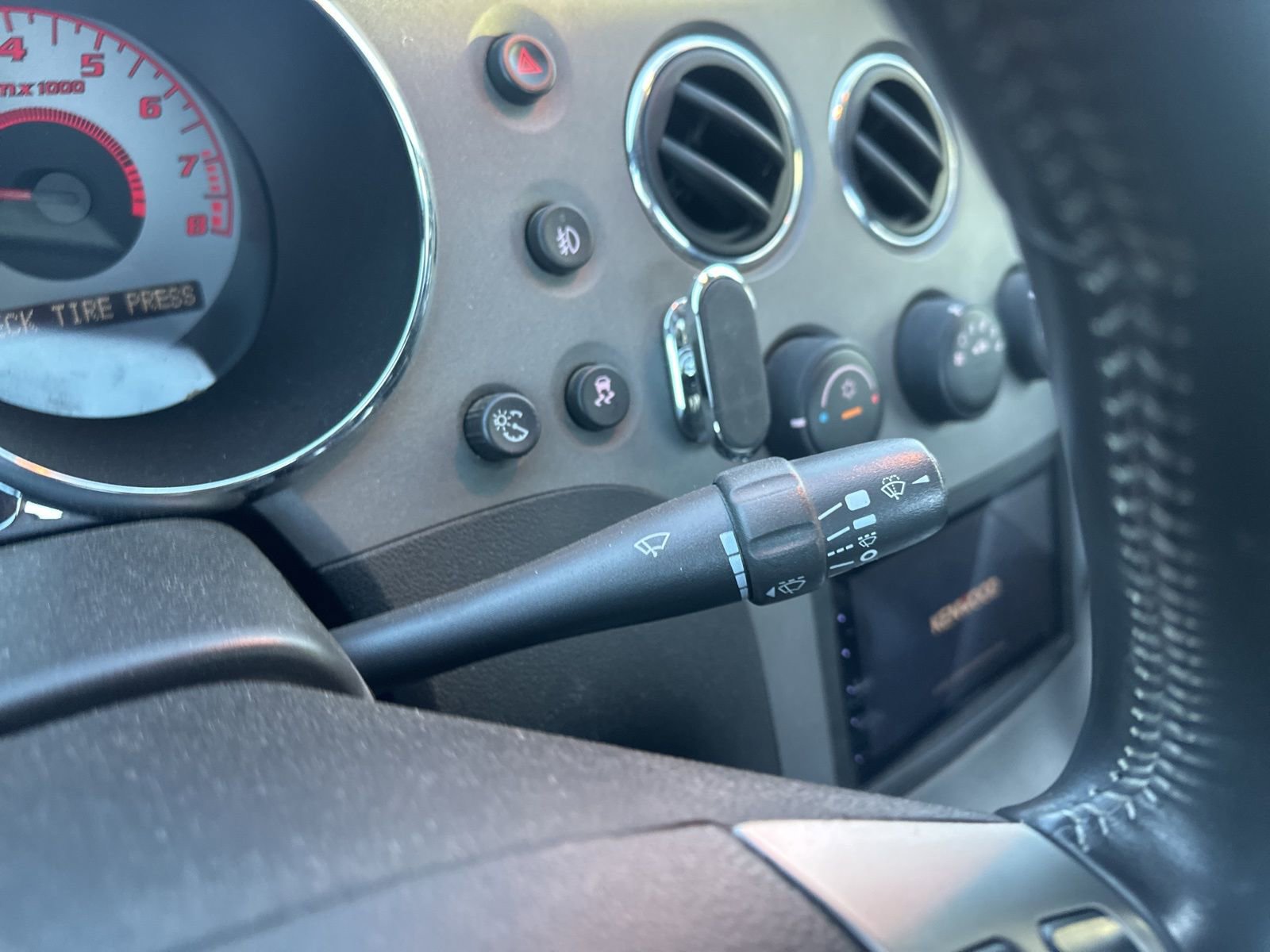 Used 2008 Pontiac Solstice Convertible w/ Premium Package image 13