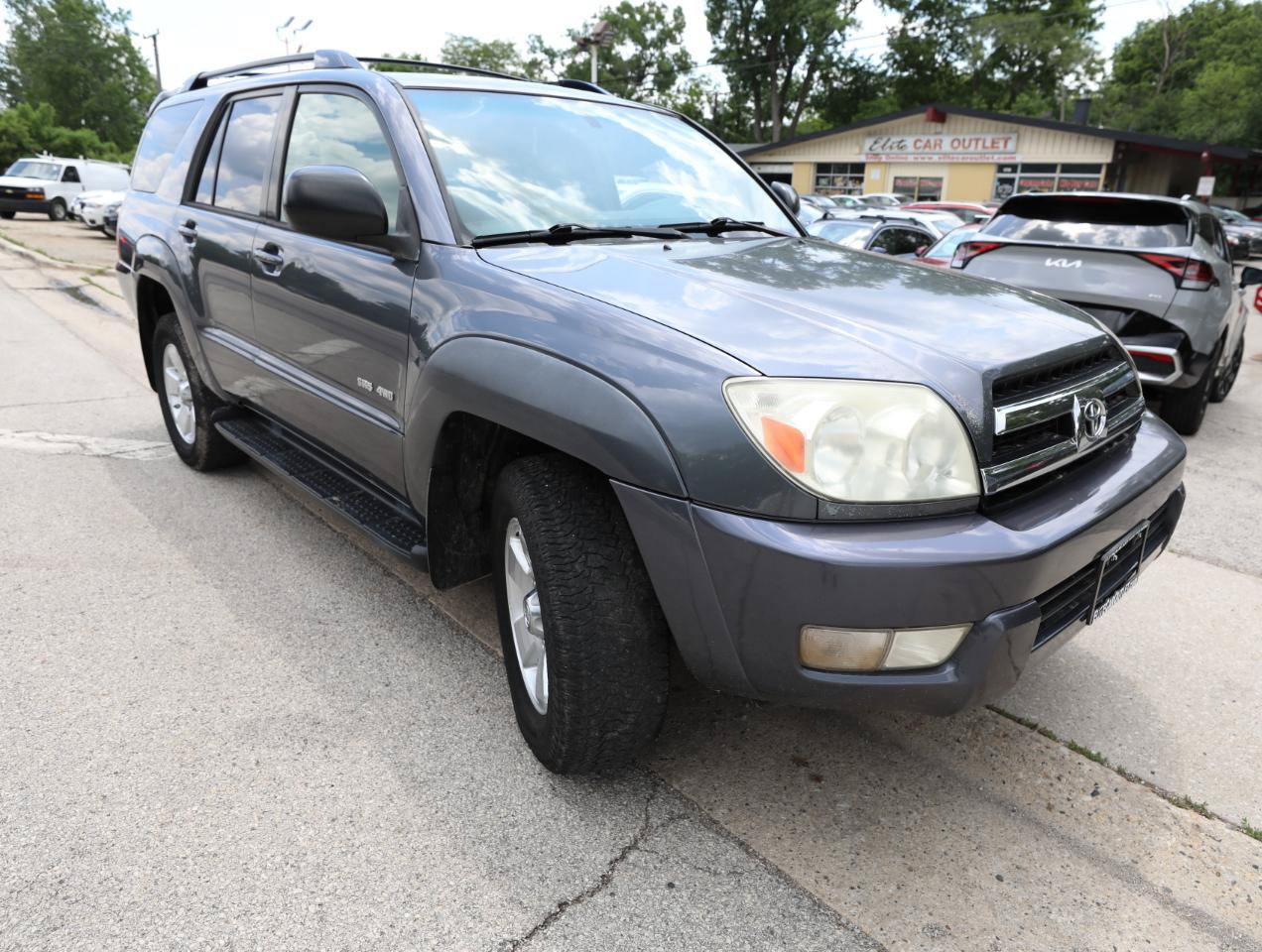 Used 2005 Toyota 4Runner SR5 AWD/4WD image 4